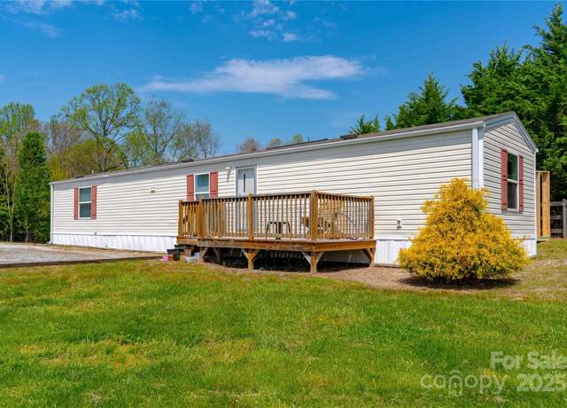 Property at 194 Baby Jane Ln, Hendersonville, NC 28792, 3 beds, 2 baths