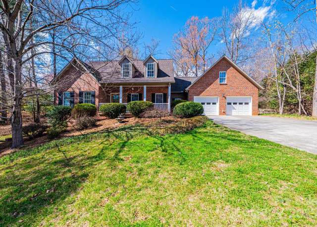 Property at 1001 Barrington Dr NE, Lenoir, NC 28645, 4 beds, 3.5 baths