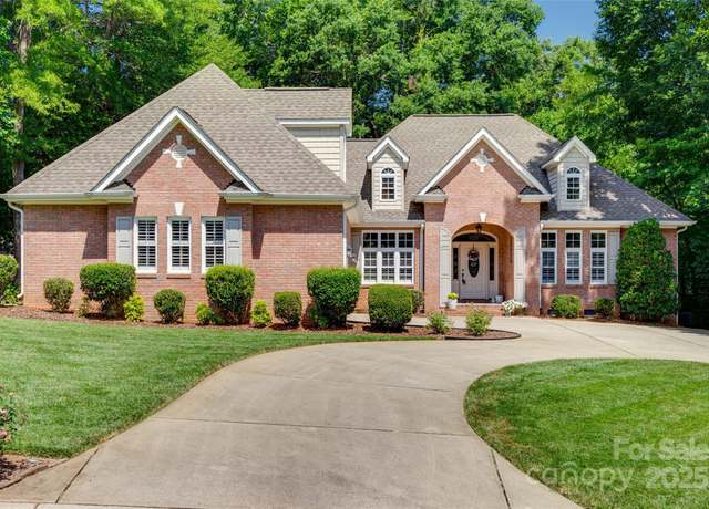 Property at 125 Highland Forest Dr, Clover, SC 29710, 3 beds, 3.5 baths