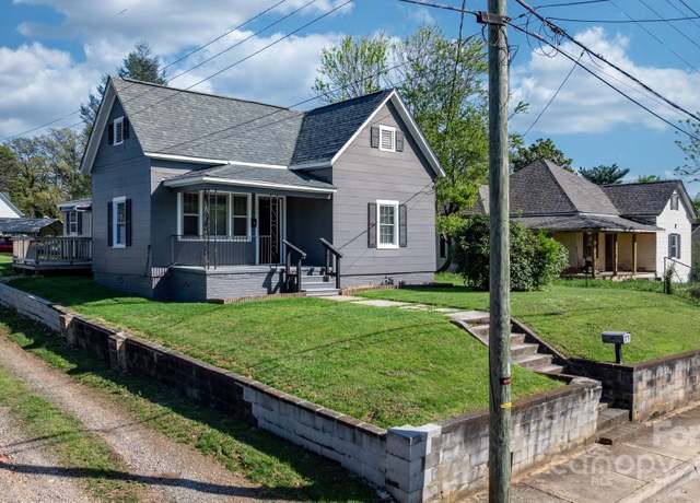 Property at 71 14th St SE, Hickory, NC 28602, 2 beds, 1 bath