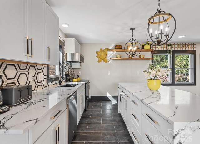Property at 2701 Old North Sharon Amity Rd, Charlotte, NC 28205, 5 beds, 3 baths