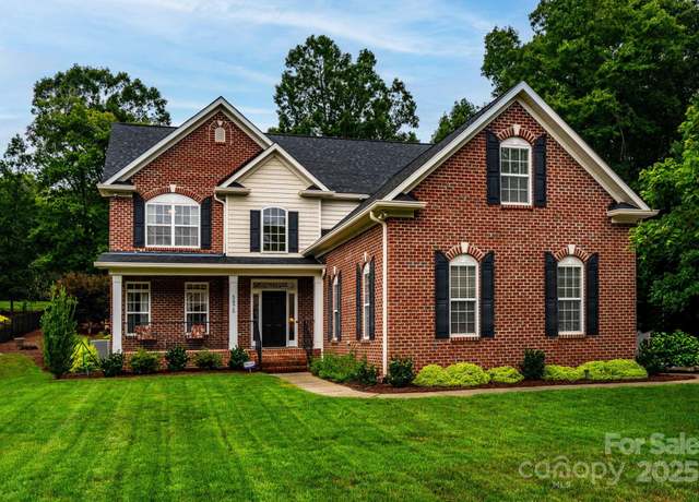 Property at 5875 Tipperary Dr, Denver, NC 28037, 4 beds, 2.5 baths