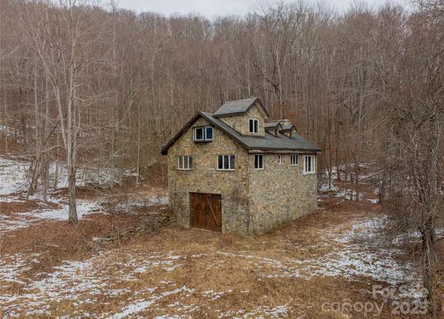Property at OFF Alarka Rd, Bryson City, NC 28713, 3 beds, 1.5 baths