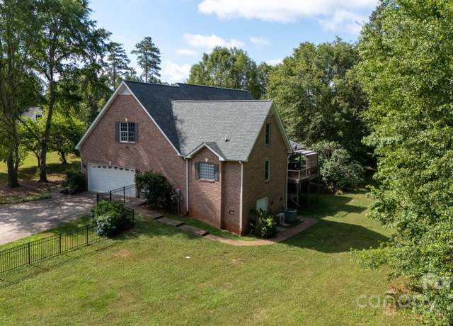 Property at 912 Silver Charm Ln, York, SC 29745, 4 beds, 3 baths
