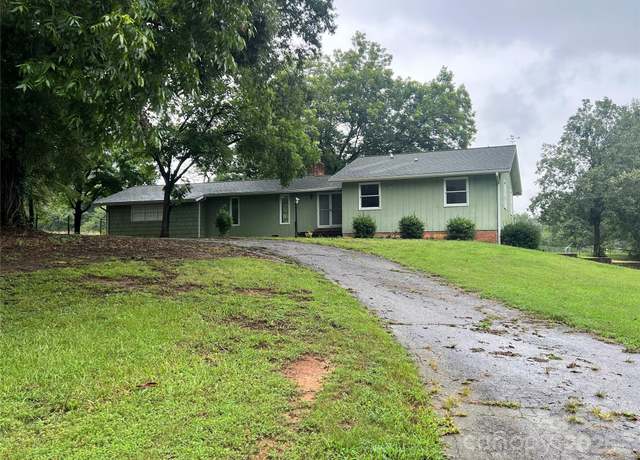 Property at 4571 Laurelwood Ct, Concord, NC 28025, 3 beds, 2 baths