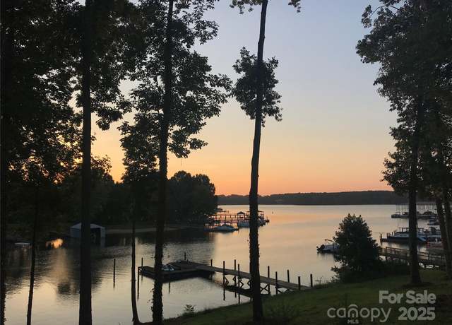 Property at 113 Angler Pl, Mooresville, NC 28117, 3 beds, 2.5 baths