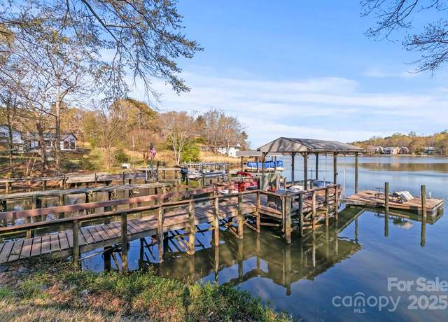Property at 1657 Bowater Rd, Rock Hill, SC 29732, 2 beds, 2 baths