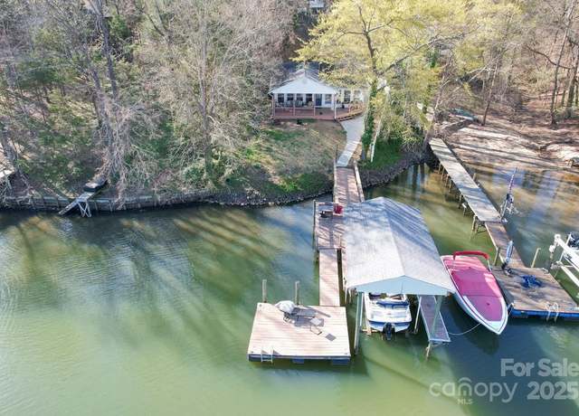 Property at 1657 Bowater Rd, Rock Hill, SC 29732, 2 beds, 2 baths