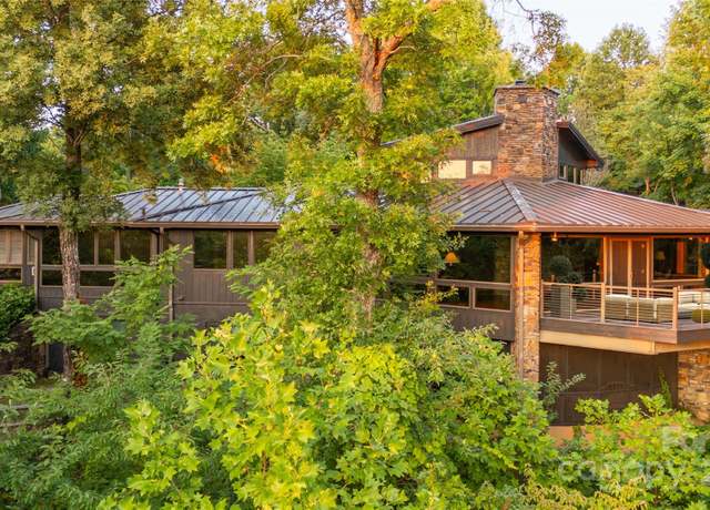 Property at 130 Piney Ridge Ln, Saluda, NC 28773, 5 beds, 5.5 baths