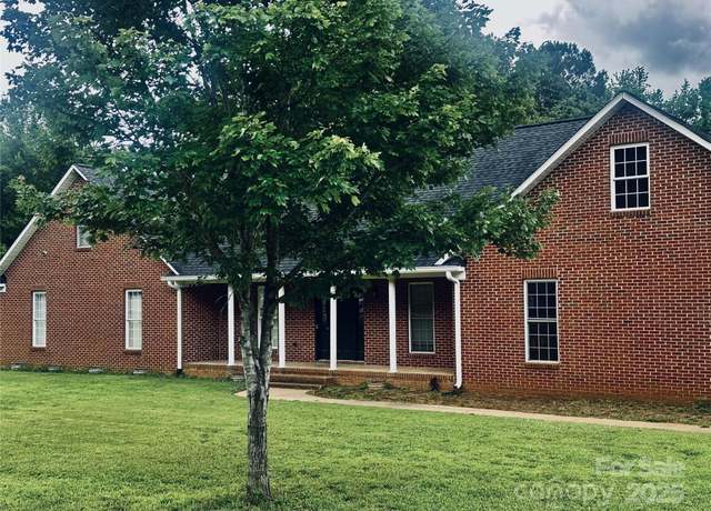 Property at 2765 Dogwood Cir, Rock Hill, SC 29732, 4 beds, 2.5 baths