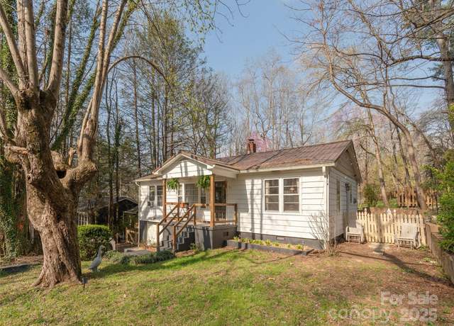 Property at 327 Browning Ave, Hendersonville, NC 28791, 2 beds, 1 bath