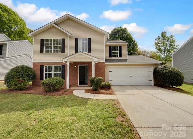 Property at 614 Saratoga Dr, Clover, SC 29710, 4 beds, 2.5 baths