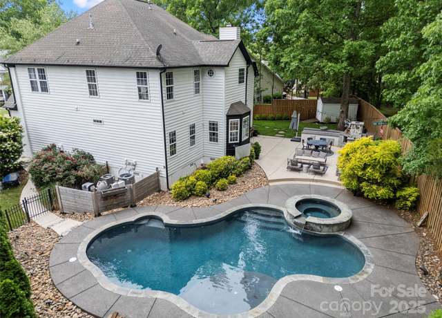 Property at 19507 Dufour Ct, Cornelius, NC 28031, 5 beds, 3 baths