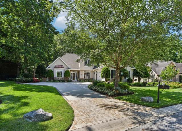 Property at 145 Fernbrook Way, Hendersonville, NC 28791, 4 beds, 2.5 baths