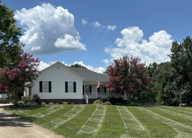 Property at 1526 Lauren Alexis Ct, Dallas, NC 28034, 3 beds, 2 baths