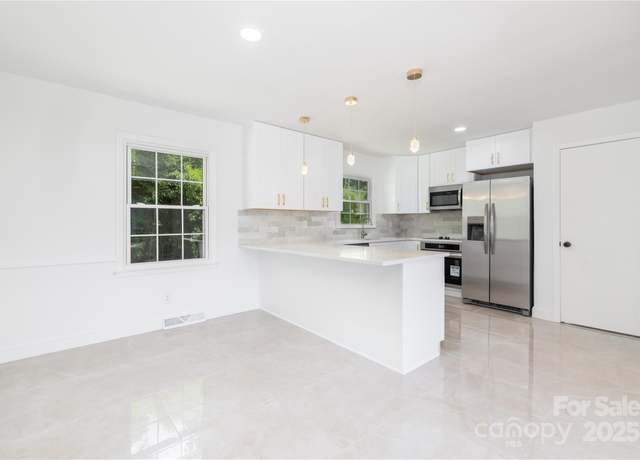 Property at 6443 Eaglecrest Rd, Charlotte, NC 28212, 4 beds, 2 baths