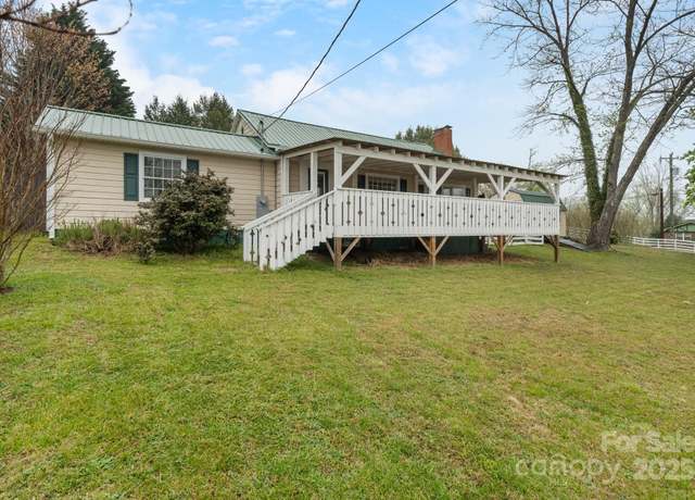 Property at 591 E Oak St, Marion, NC 28752, 3 beds, 1.5 baths