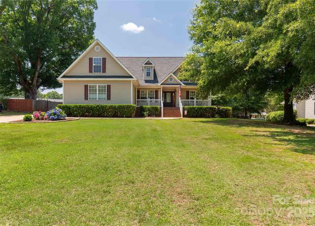 Property at 1530 Danlee Dr, Lancaster, SC 29720, 4 beds, 2.5 baths