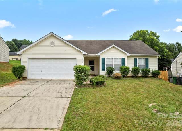 Property at 7616 Shiny Meadow Ln, Charlotte, NC 28215, 3 beds, 2 baths
