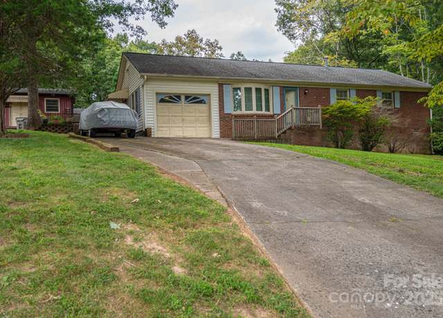 Property at 4007 Brookstone Ct, Gastonia, NC 28052, 3 beds, 1.5 baths