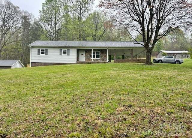 Property at 1375 Bradford Mountain Rd, Lenoir, NC 28645, 4 beds, 3 baths