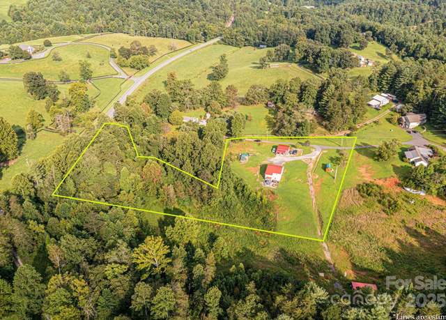 Property at 1161 Teaberry Ln, Lenoir, NC 28645, 2 beds, 2 baths