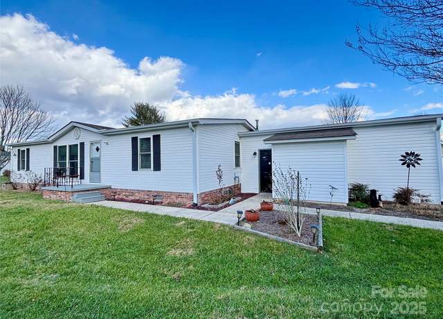 Property at 209 Red Birch Ct, Hendersonville, NC 28739, 3 beds, 2 baths