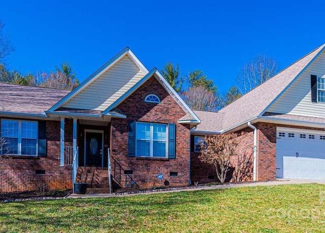 Property at 117 Clearwater Dr, Morganton, NC 28655, 3 beds, 2 baths