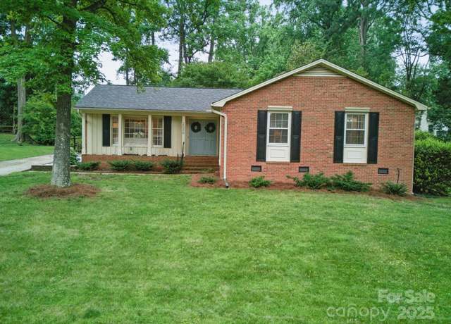 Property at 2026 Knell Dr, Charlotte, NC 28212, 3 beds, 2 baths