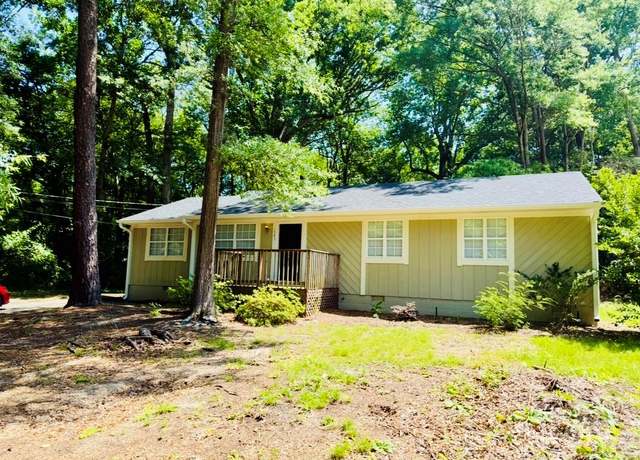 Property at 1583 Green Circle Dr, Gastonia, NC 28054, 4 beds, 2 baths