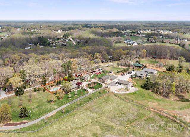 Property at 1620 London Rd, Mooresville, NC 28115, 4 beds, 3.5 baths