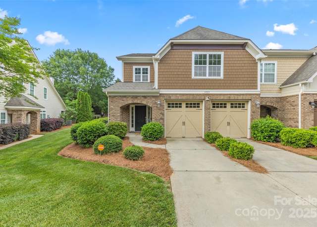 Property at 8505 Loxton Cir, Charlotte, NC 28214, 3 beds, 2.5 baths