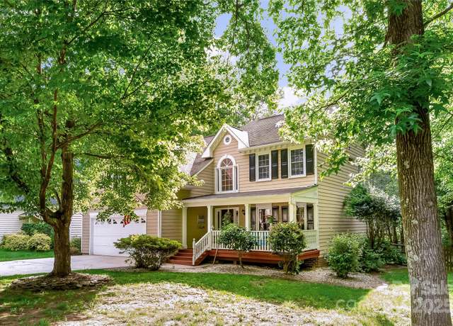 Property at 4333 Poplar Grove Dr, Charlotte, NC 28269, 4 beds, 2.5 baths