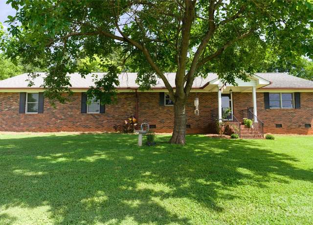 Property at 7869 Cherry Point Dr, Denver, NC 28037, 2 beds, 2.5 baths