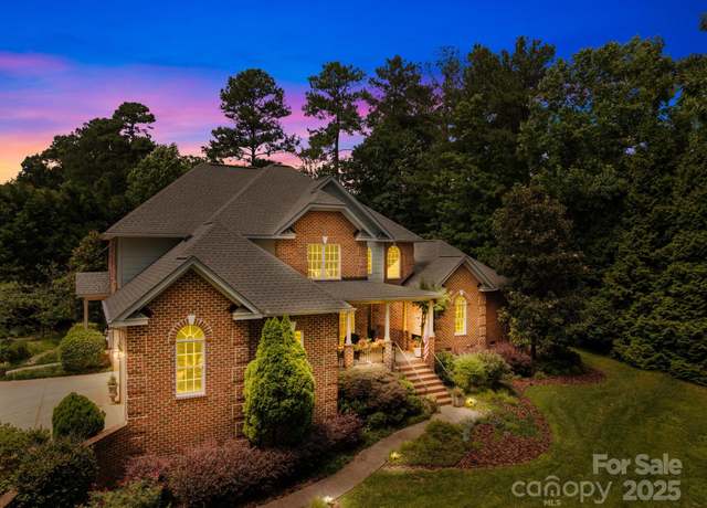 Property at 266 Riverwood Rd, Mooresville, NC 28117, 4 beds, 3.5 baths