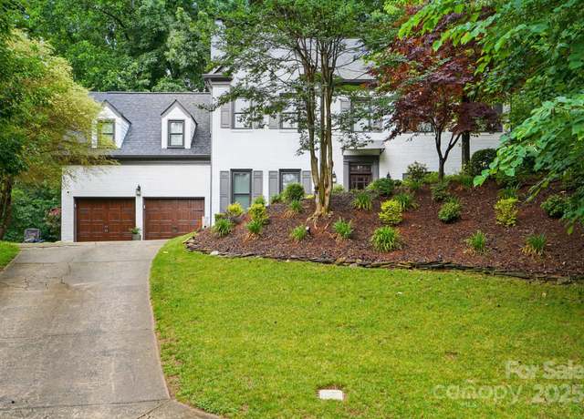 Property at 8708 Piccone Brook Ln, Charlotte, NC 28216, 5 beds, 2.5 baths