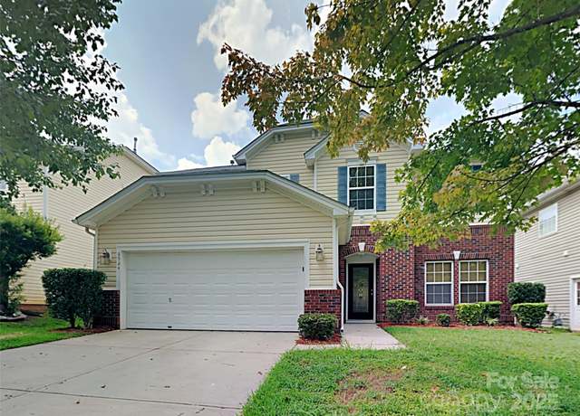 Property at 8924 Oransay Way, Charlotte, NC 28278, 3 beds, 2.5 baths