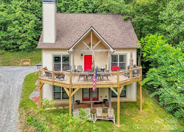 Property at 4823 Max Patch Rd, Clyde, NC 28721, 3 beds, 2.5 baths