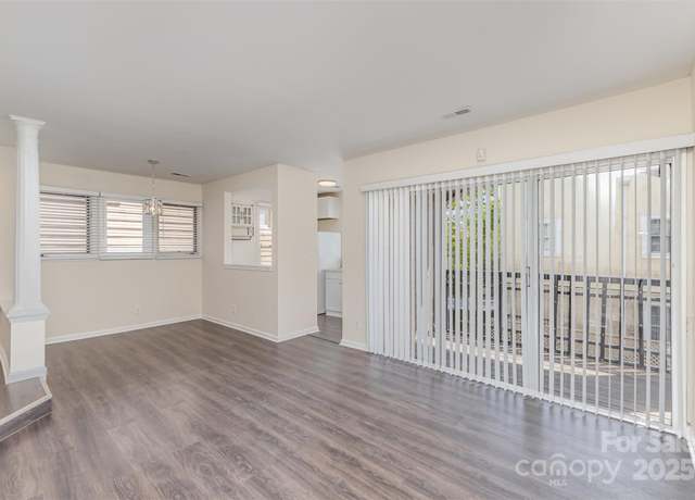 Property at 1101 E Morehead St #32, Charlotte, NC 28204, 2 beds, 1.5 baths