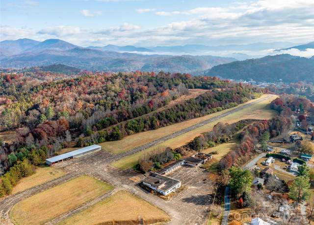 Property at 67 Lakeview Dr, Bryson City, NC 28713, 5 beds, 3.5 baths