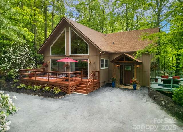 Property at 679 Soquili Dr, Brevard, NC 28712, 3 beds, 2 baths