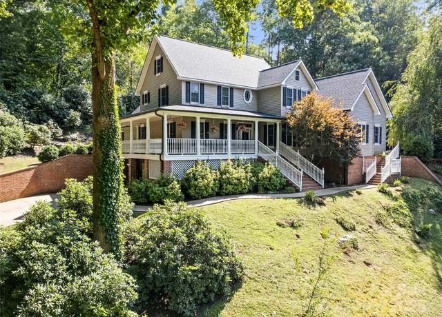 Property at 40 Panda Trl, Waynesville, NC 28785, 4 beds, 3.5 baths