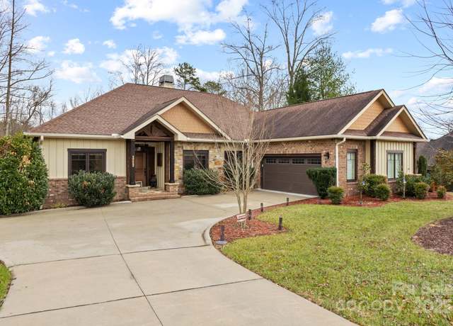 Property at 274 Majestic View Ct, Hendersonville, NC 28791, 4 beds, 3 baths