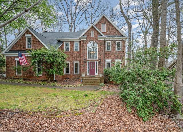 Property at 3400 Thistle Bloom Ct, Charlotte, NC 28269, 5 beds, 3.5 baths