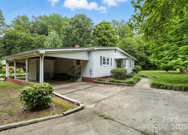Property at 380 Garden Ln, Salisbury, NC 28146, 4 beds, 2 baths