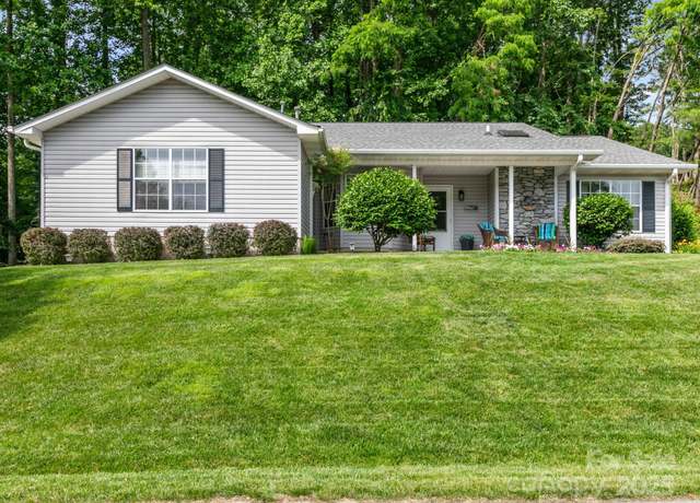 Property at 670 New Village Dr, Hendersonville, NC 28791, 3 beds, 2 baths