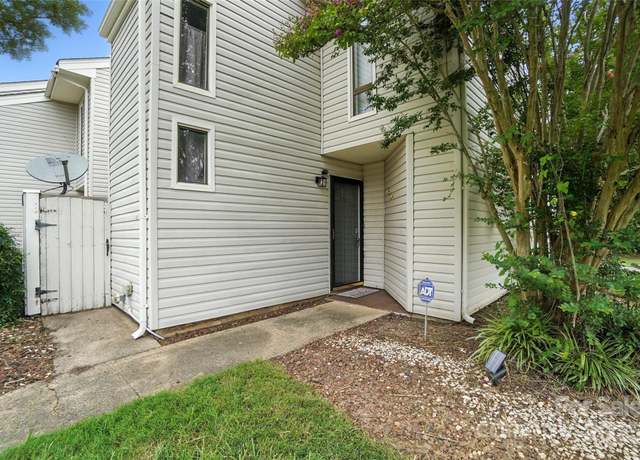 Property at 7807 Hummingbird Ln, Charlotte, NC 28212, 2 beds, 1.5 baths