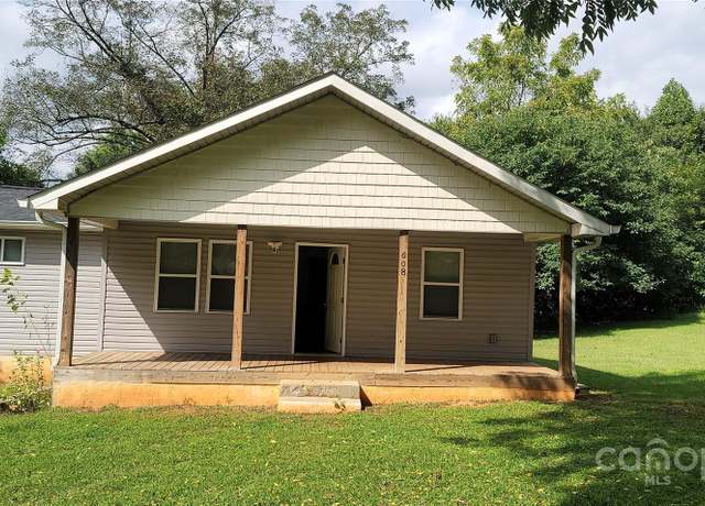 Property at 608 E E St, Newton, NC 28658, 3 beds, 2 baths