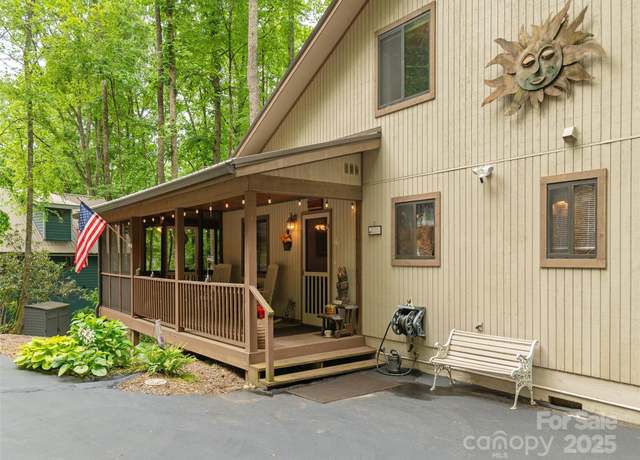 Property at 141 Creekside Dr, Maggie Valley, NC 28751, 3 beds, 2 baths