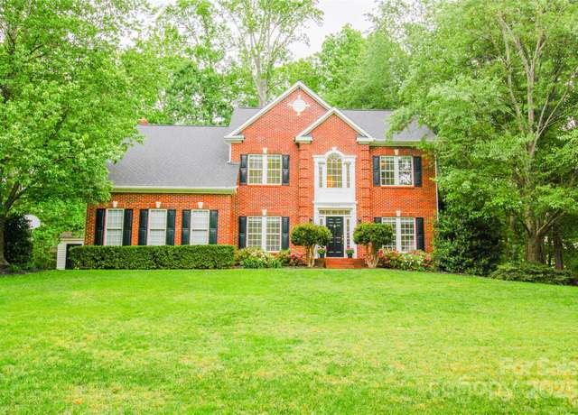 Property at 12314 Chickasaw Dr, Huntersville, NC 28078, 5 beds, 3 baths